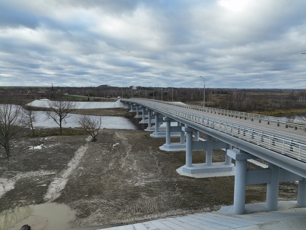Соединяющий крупное село с райцентром мост открылся в Калужской области после реконструкции