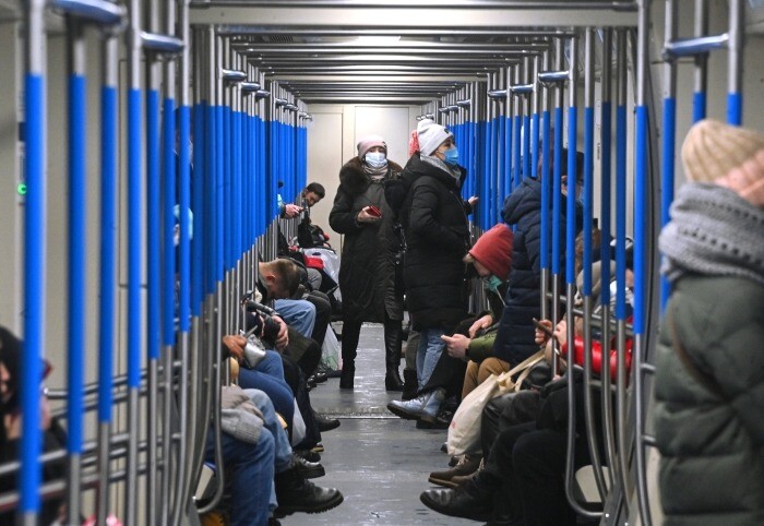 Более половины поездов московского метро оборудованы системой обеззараживания воздуха