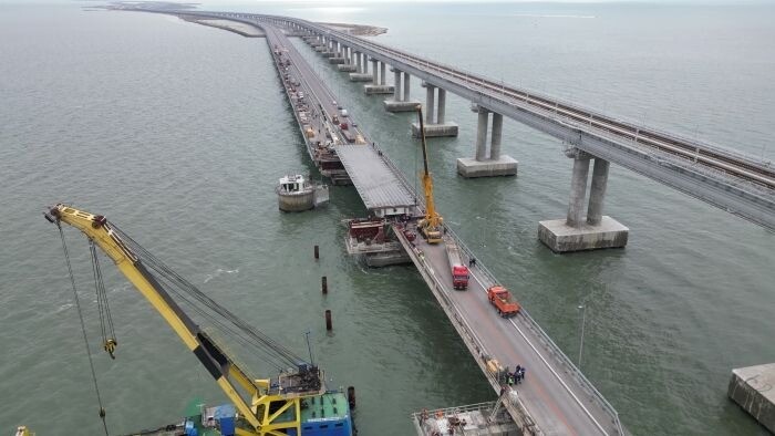 Второй железнодорожный путь на Крымском мосту планируется восстановить к лету 2023г - Хуснуллин