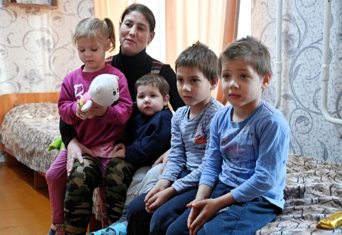 Свердловские власти упростили процесс оформления удостоверения многодетной семьи