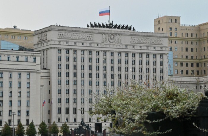Минобороны РФ заявило о перехвате украинских беспилотников, которыми хотели атаковать аэродромы дальней авиации под Рязанью и Саратовом