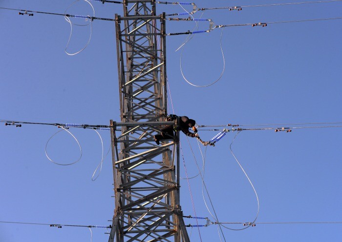 Бригады из соседних регионов помогают восстанавливать электроснабжение в Чувашии, нарушенное из-за непогоды