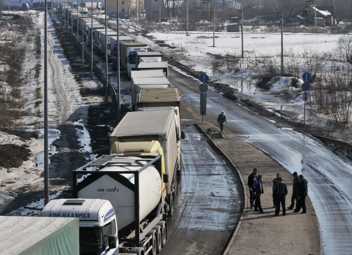 Ситуация на границе Калининградской области и Литвы осложняется из-за увеличивающейся очереди из грузовиков - таможня РФ