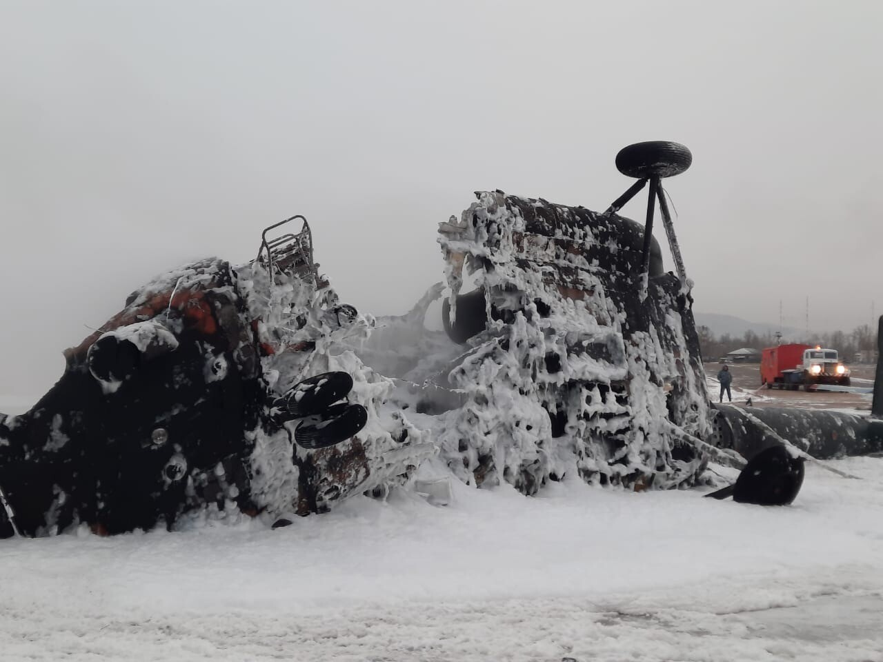 Дело возбуждено после гибели трех человек в сгоревшем вертолете в Бурятии