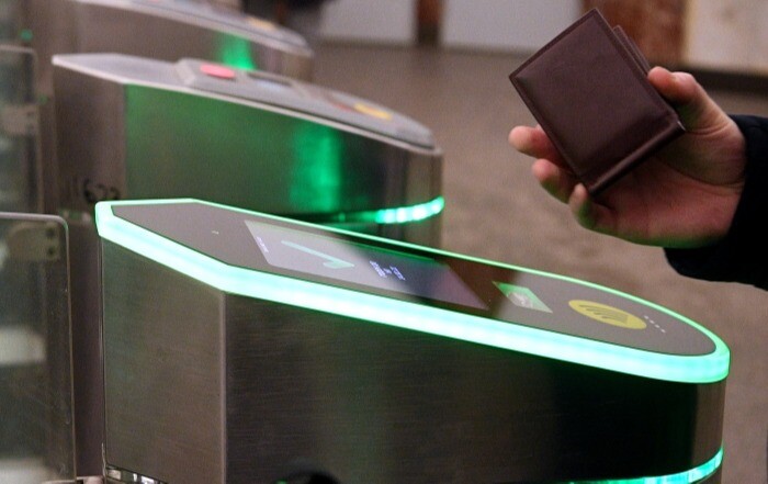 Оплатить банковской картой поездку на МЦК теперь можно через турникекты на всех станциях