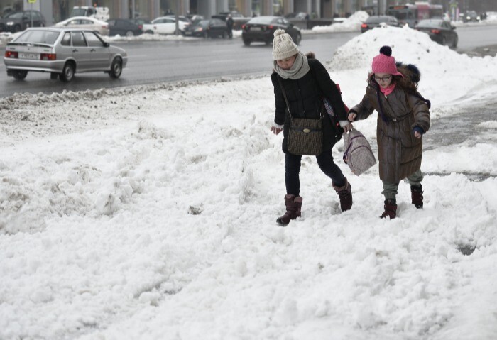 Снегопад нарушил энергоснабжение и автомобильное сообщение в ряде районов Приморья
