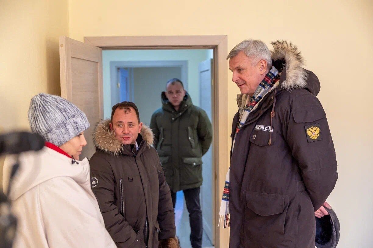Жильцы аварийных домов получили новые квартиры в ЖК "Нагаевский" в Магадане