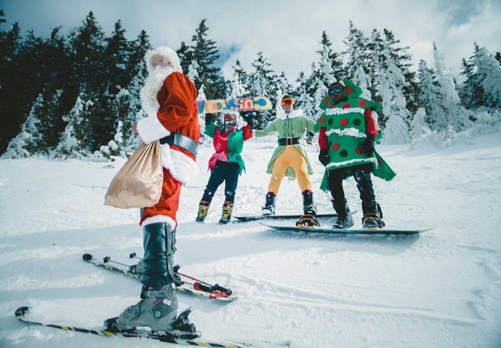 Массовый горнолыжный спуск в карнавальных костюмах пройдет в Калуге на Рождество
