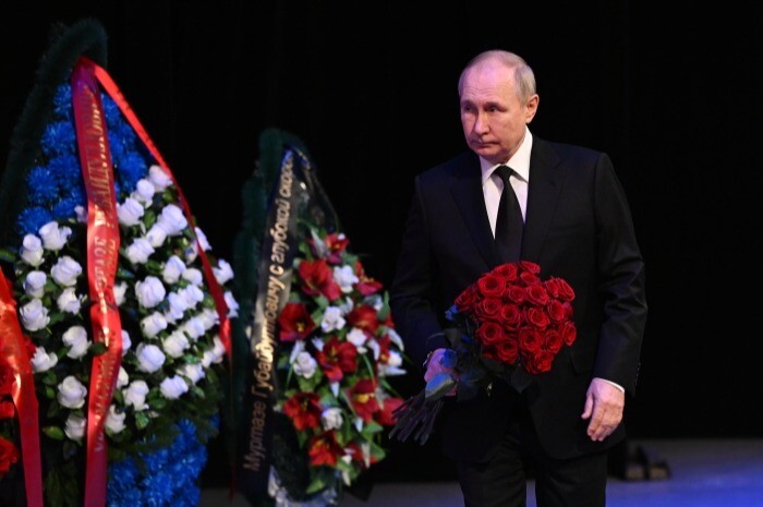 Путин отметил важную стабилизирующую роль Рахимова на переломном этапе российской истории