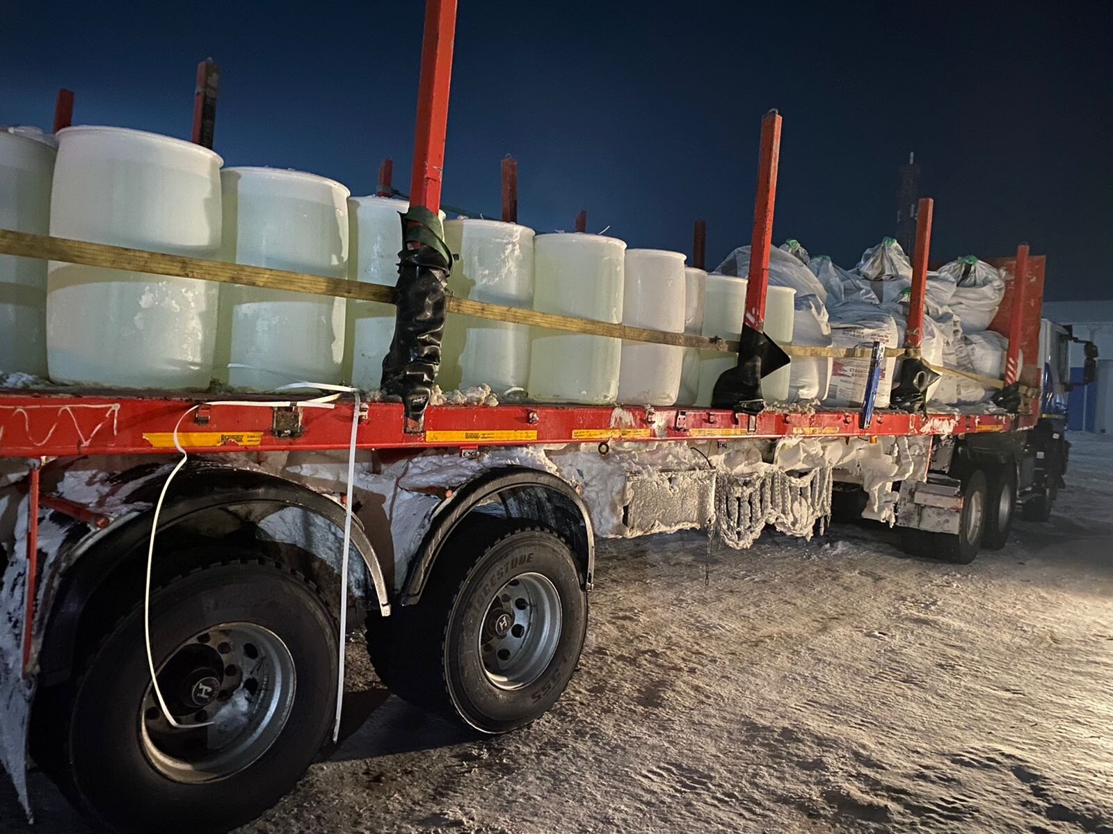 Разлив соляной кислоты произошел в красноярской тайге в результате аварии