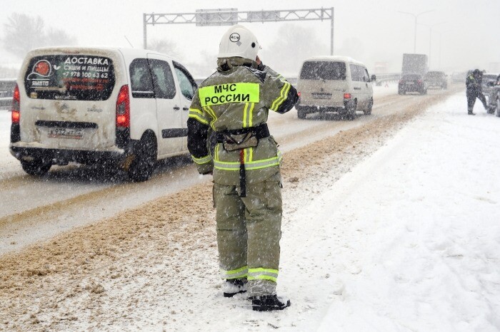 МЧС продлило действие штормового предупреждения в Крыму из-за снегопадов