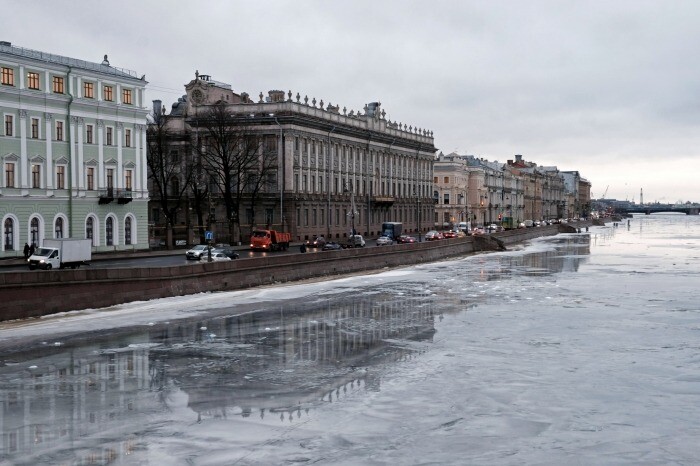 Подъем уровня воды в Неве ожидается в Петербурге из-за штормового ветра