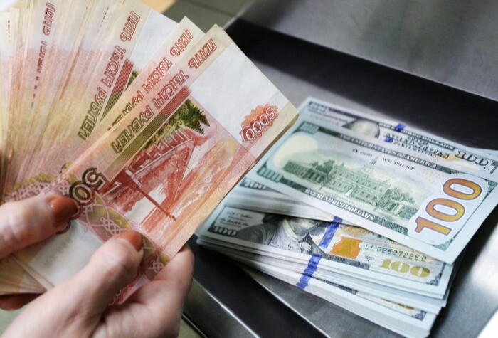 Ограничение на снятие наличной валюты продлят после 9 марта - ЦБ РФ