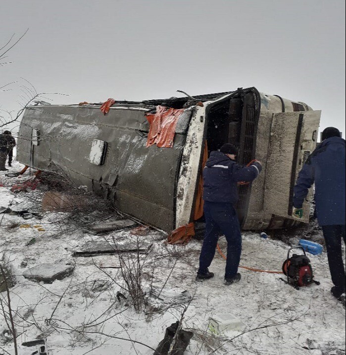 Один человек погиб и семь пострадали в ДТП с рейсовым автобусом в Ингушетии