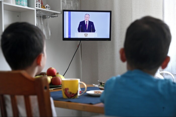 Путин заявил о необходимости защитить российских детей от информационных атак Запада