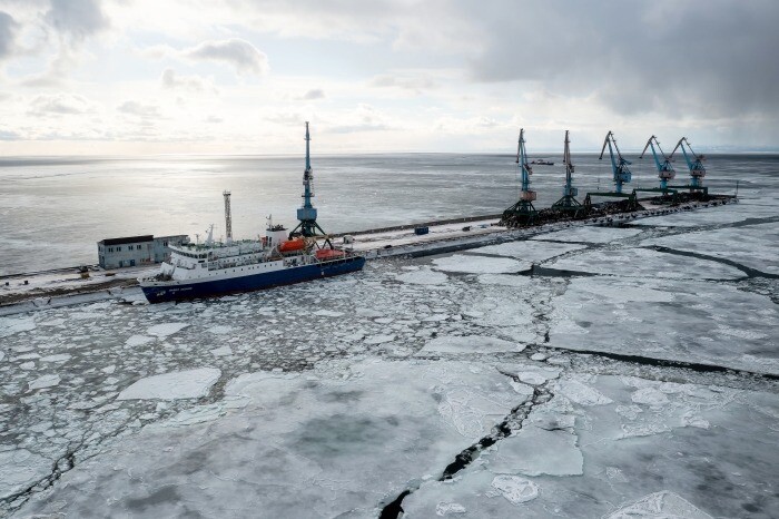 Утечку метана на борту судна-контейнеровоза в сахалинском порту перекрыли