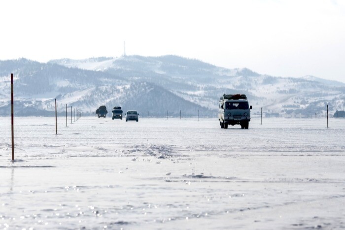 Почти 500 тыс. тонн грузов завезли в Якутию по автозимникам - власти