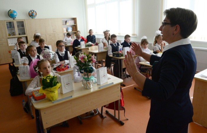 Лучшие педагоги Карачаево-Черкесии получат по 200 тыс. рублей за хорошую работу