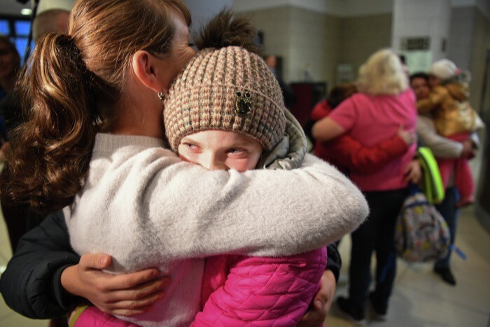 Львова-Белова: 15 эвакуированных из зоны СВО детей воссоединены с родственниками из Украины