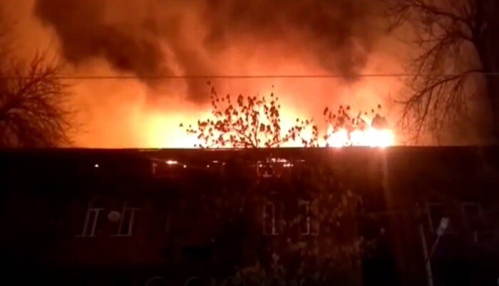 До 1,3 тыс. кв.м увеличилась площадь пожара в многоквартирном доме в Самаре