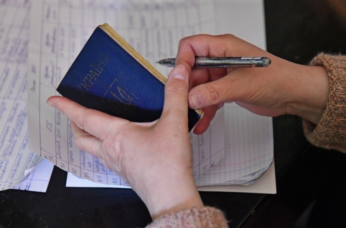 Мишустин обещает оперативные меры по переводу в "цифру" процедур получения гражданства РФ