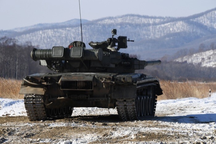 Путин сообщил о планах производства в России 1600 танков за три года