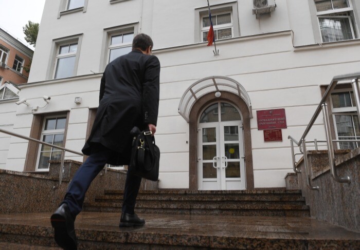Суд в апреле проверит законность приговора экс-мэру Владивостока Гуменюку, осужденному по делу о взяточничестве