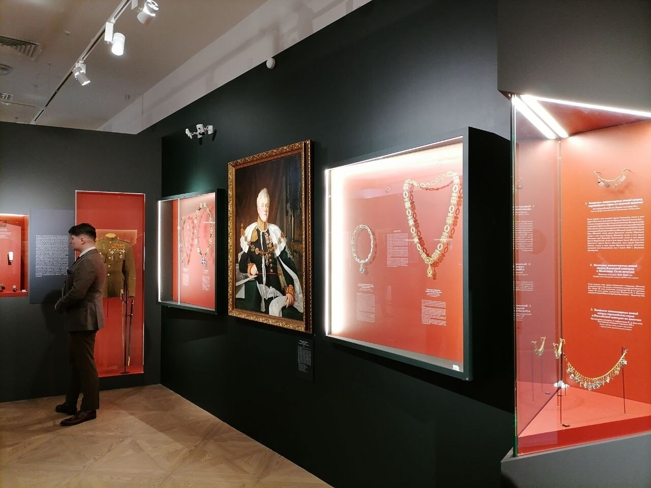 Награды Российской империи и европейских государств представлены на выставке в Туле