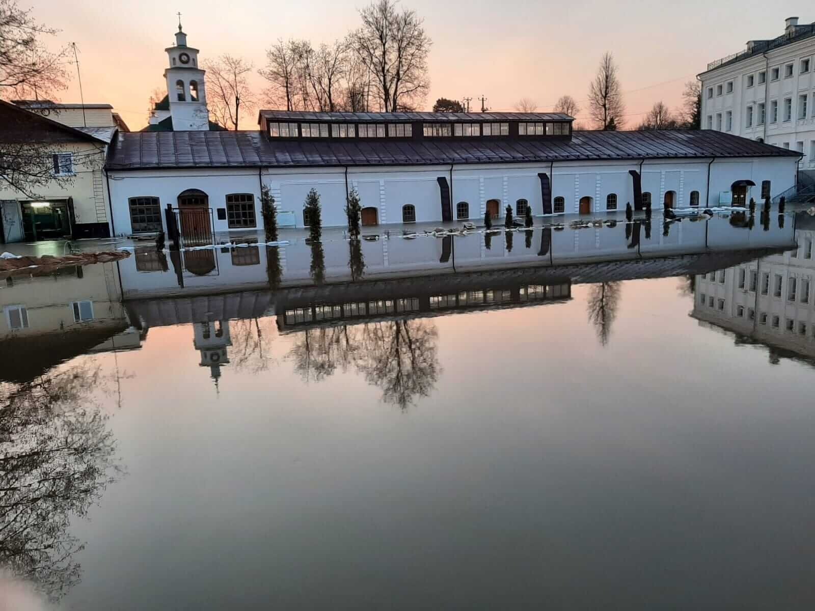Музей бумаги закрылся в Калужской области на время паводка из-за подтопления