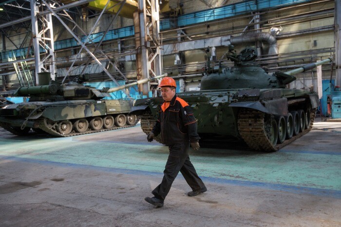 Мишустин заявил о кратном увеличении производства техники и вооружений для российской армии