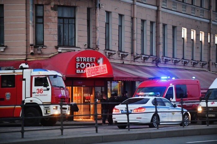 Минздрав РФ: в результате взрыва в кафе в Петербурге пострадали 30 человек