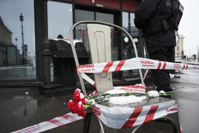 Минздрав: число пострадавших от взрыва в кафе в Петербурге выросло до 40 человек