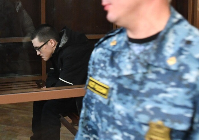 Обвиняемый в убийстве девяти человек в гимназии в Казани приговорен к пожизненному сроку