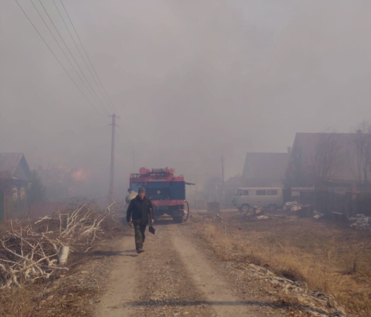 Жителей двух поселков эвакуировали в Татарстане из-за природного пожара
