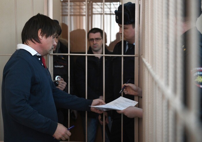 Суд в Новосибирске взыскал с осужденного за хищения экс-замдиректора клиники Мешалкина стоимость его квартир в США