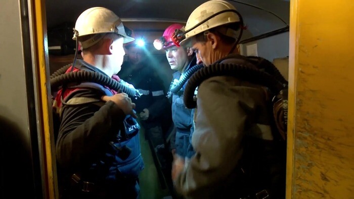 Эпицентр пожара в кузбасской шахте "Распадская" находится на глубине нескольких сотен метров - губернатор