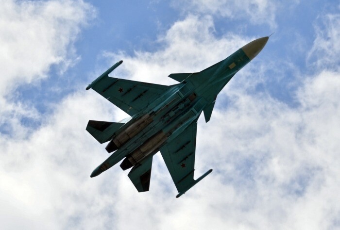 У бомбардировщика Су-34 ВКС РФ произошел нештатный сход боеприпаса над Белгородом, повреждены жилые строения, жертв нет - Минобороны РФ