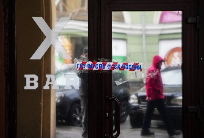 Полиция ликвидировала сеть баров в центре Петербурга, где обманывали посетителей