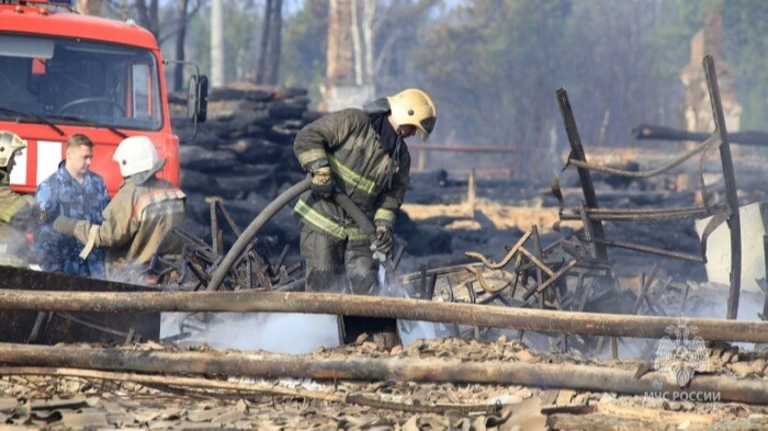 Очаги тления второй день ликвидируют в свердловской Сосьве, где на прошлой неделе случился крупный пожар
