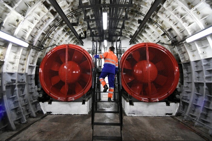 Систему вентиляции метро Москвы начали готовить к летнему сезону