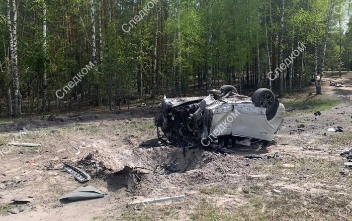 СК опубликовал фото с места взрыва автомобиля Прилепина - машина разорвана пополам