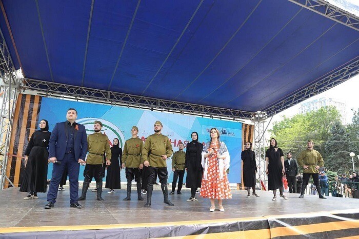 Форум-фестиваль "Народная маска" прошел в Махачкале в честь юбилея Расула Гамзатова