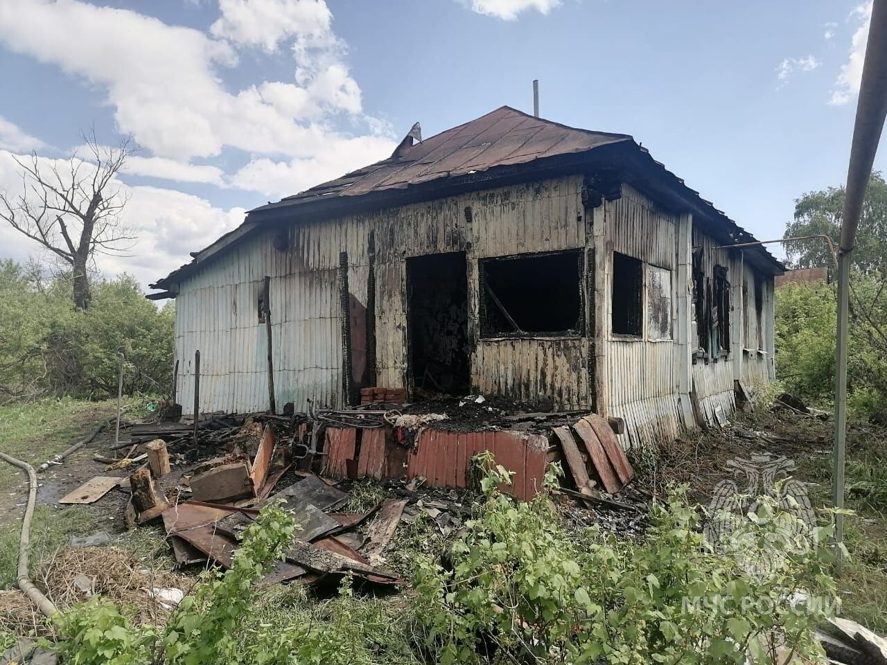 Двое детей погибли в результате пожара в саратовском селе