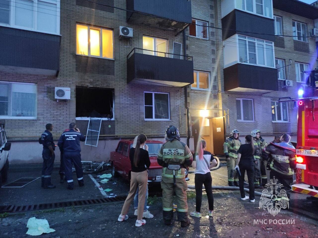 Возгорание произошло в жилом доме в Ростове-на-Дону после хлопка баллона с бытовым газом - МЧС