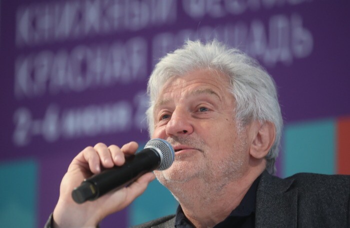 На книжном фестивале "Красная площадь" в Москве представят более 100 тыс. изданий