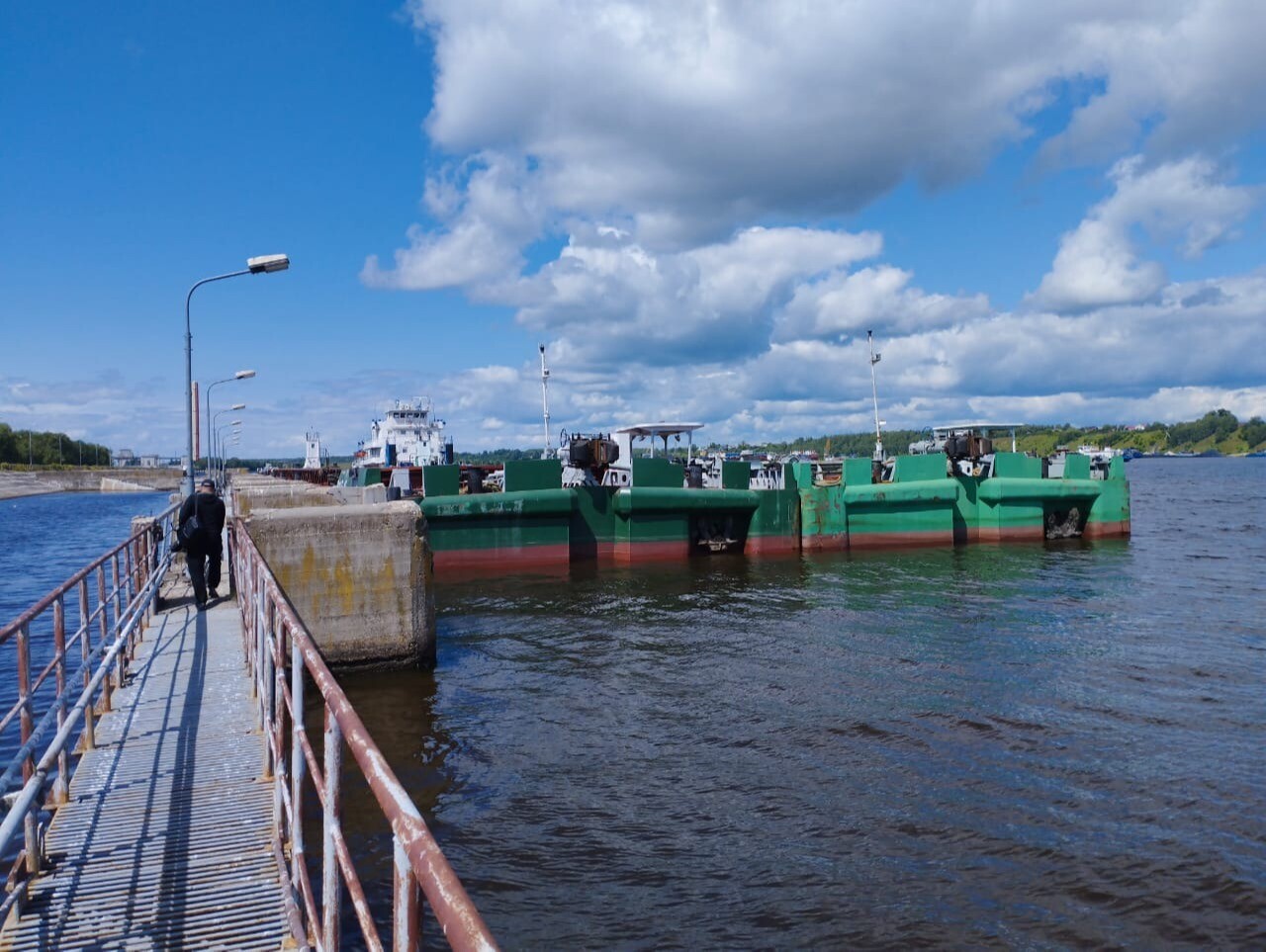 Судоходство возобновлено на Городецком гидроузле в Нижегородской области после повреждения ворот шлюза - прокуратура