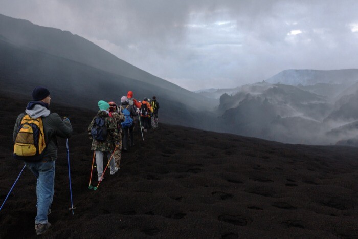 Спасатели рекомендуют не приближаться к пяти вулканам на Камчатке