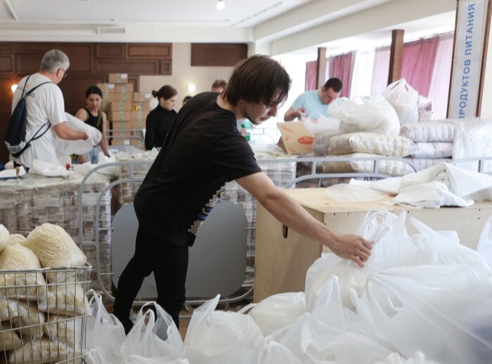 Более 26 тыс. продуктовых наборов выдано жителям Белгородской области, покинувшим свои дома из-за обстрелов