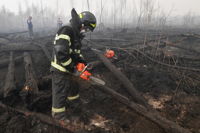 Пожарных из Коми отправили тушить горящие леса ХМАО