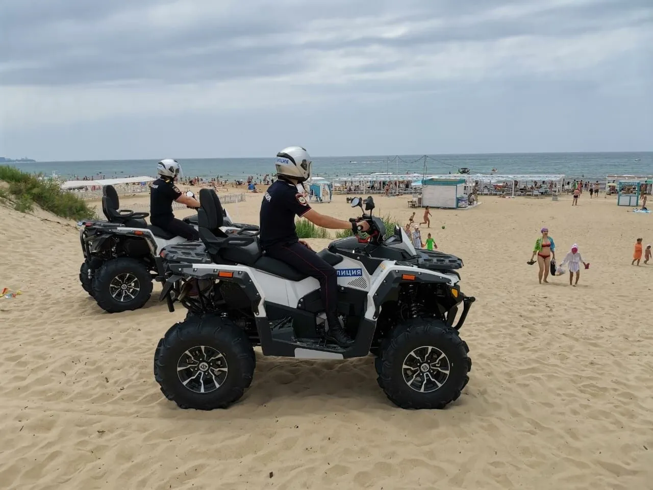 Курение в неположенном месте и распитие алкоголя чаще всего выявляют полицейские на пляжах Анапы